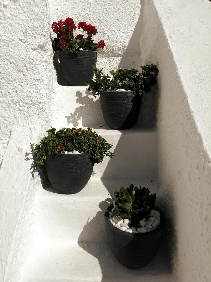 Santorinian Lava House Villa Pyrgos Kallistis Bagian luar foto