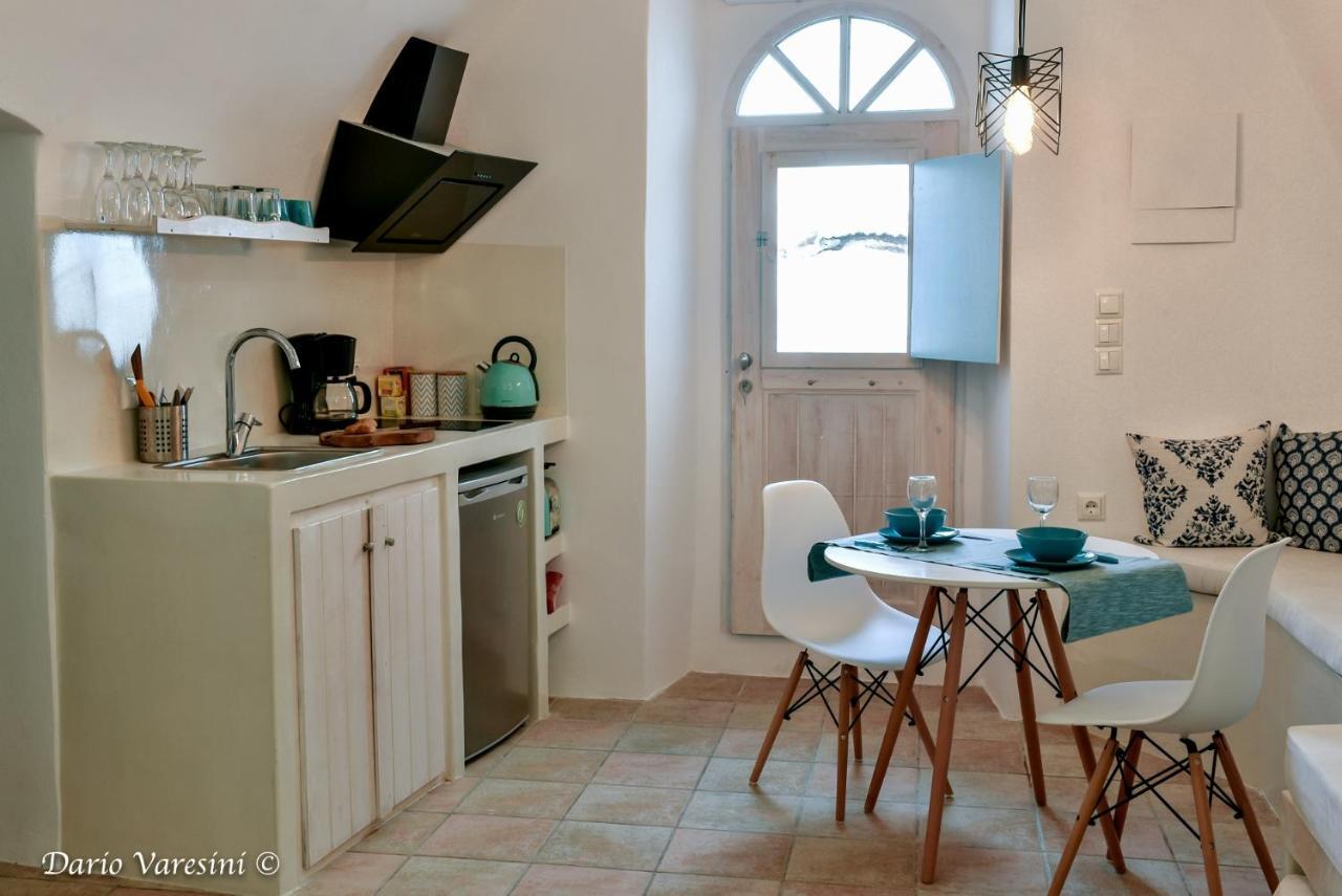 Santorinian Lava House Villa Pyrgos Kallistis Bagian luar foto