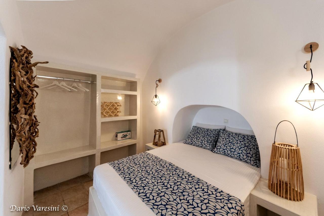 Santorinian Lava House Villa Pyrgos Kallistis Bagian luar foto