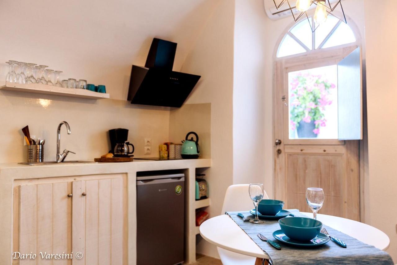 Santorinian Lava House Villa Pyrgos Kallistis Bagian luar foto